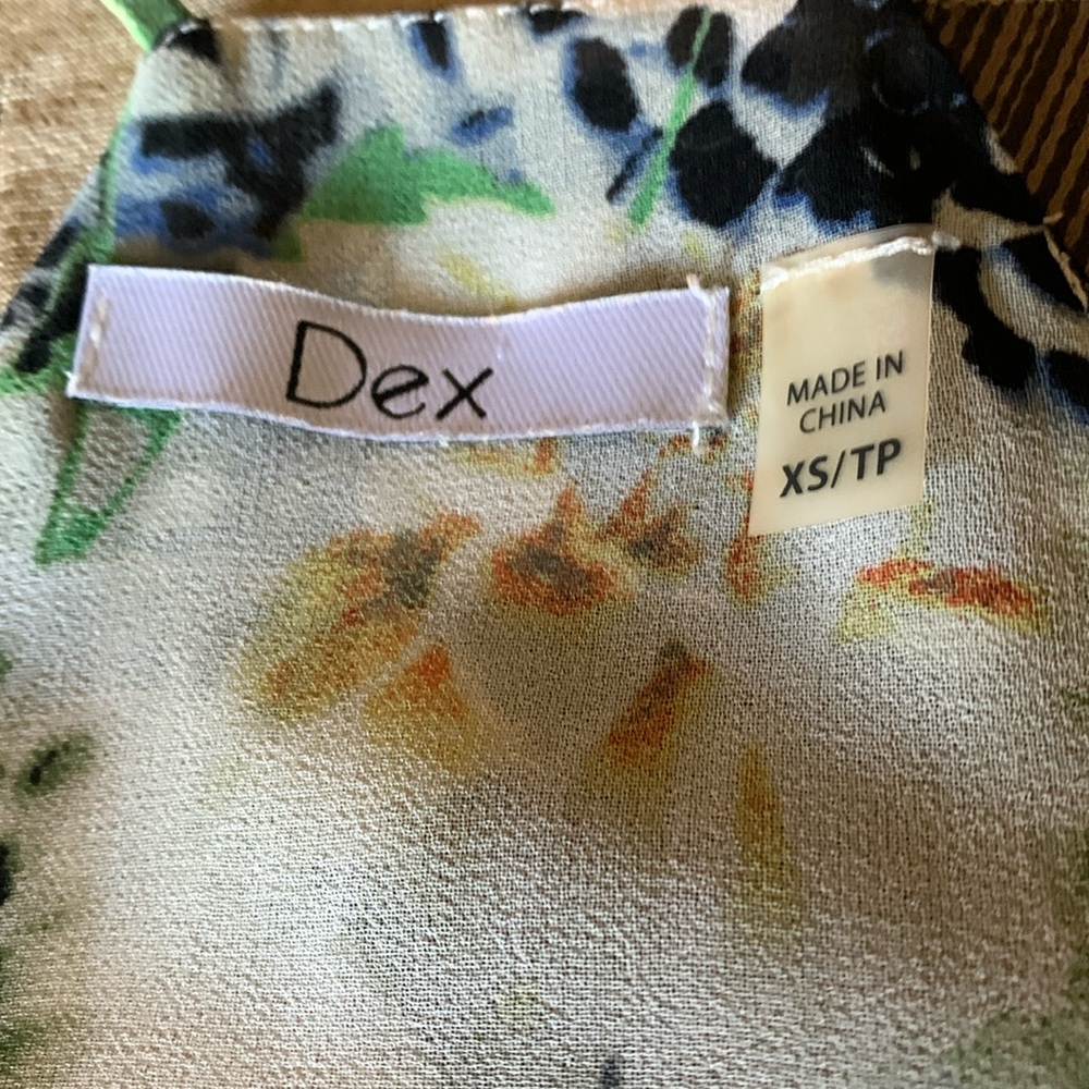 DEX top, size XS, multicolour print.